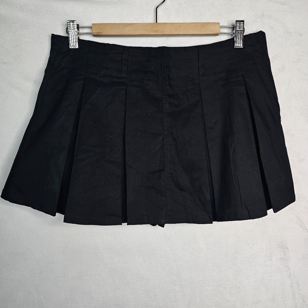Faded rose black goth mini skirt/skort sz L